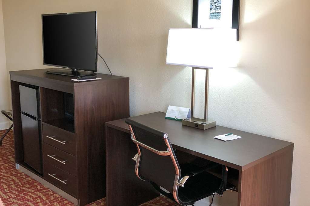 Quality Inn Forrest City I-40 Room photo